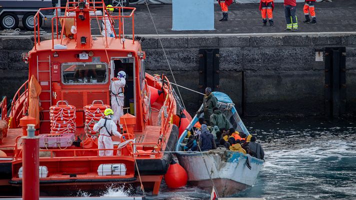Telediario 1 - Nuevo Reglamento de Extranjería: visados, arraigo, reagrupación y permiso único desde el primer día
