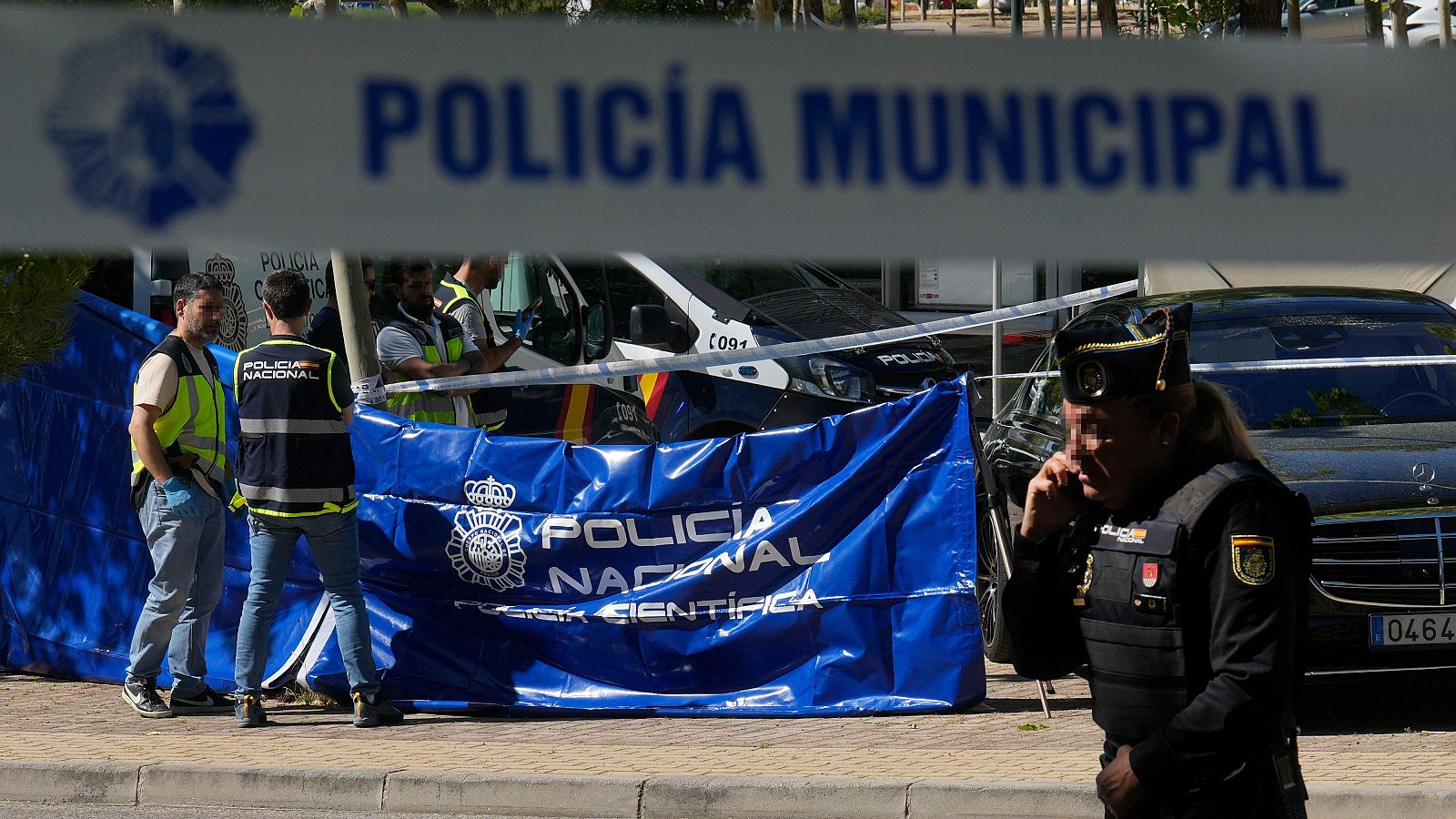 Muere tiroteado un expolítico ucraniano en la puerta de un colegio en Madrid - Informativo 24h | Ver