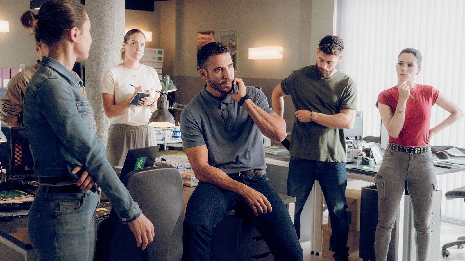 Avance de la trama del primer caso de la serie policiaca protagonizada por Miguel Ángel Silvestre ¡Mira el tráiler del primer episodio!