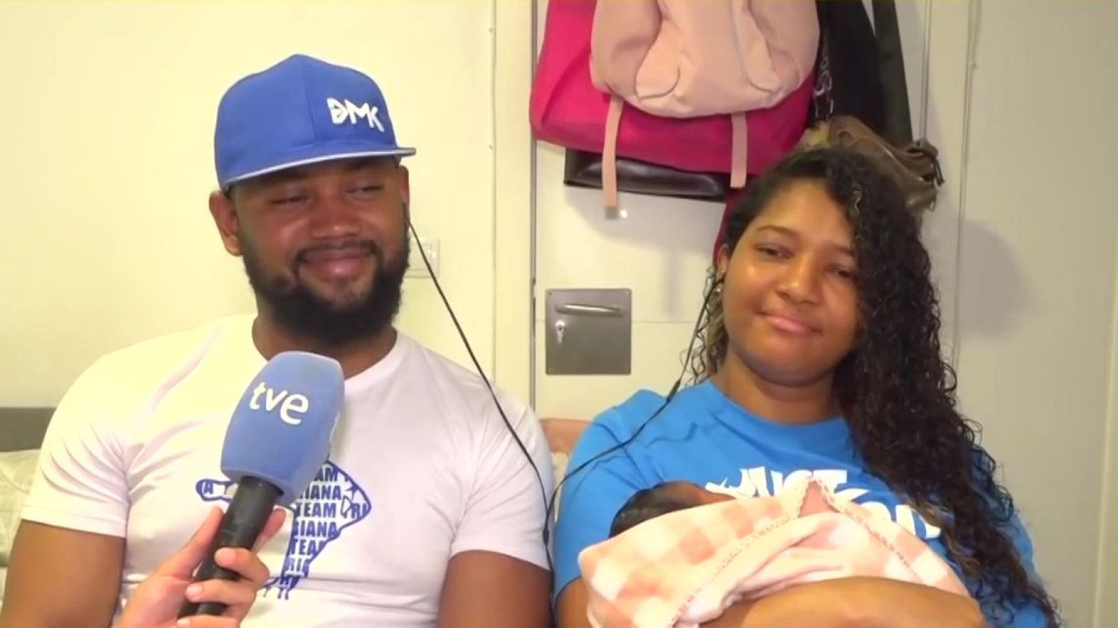 Da a luz en plena calle porque un taxi se niega a llevarla - Mañaneros 360 | Ver