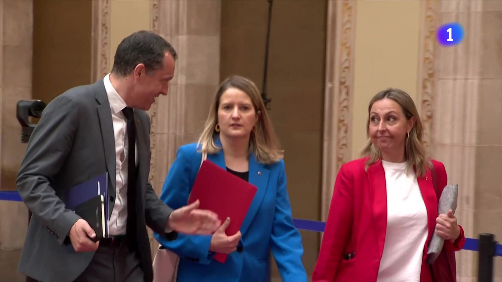 El Govern es defensa al Parlament dels atacs de l'oposició per la crisi a la DGAIA - L'Informatiu | Veure