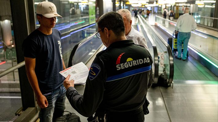 La noche en 24h - Comienzan los controles en los accesos al aeropuerto de Barajas