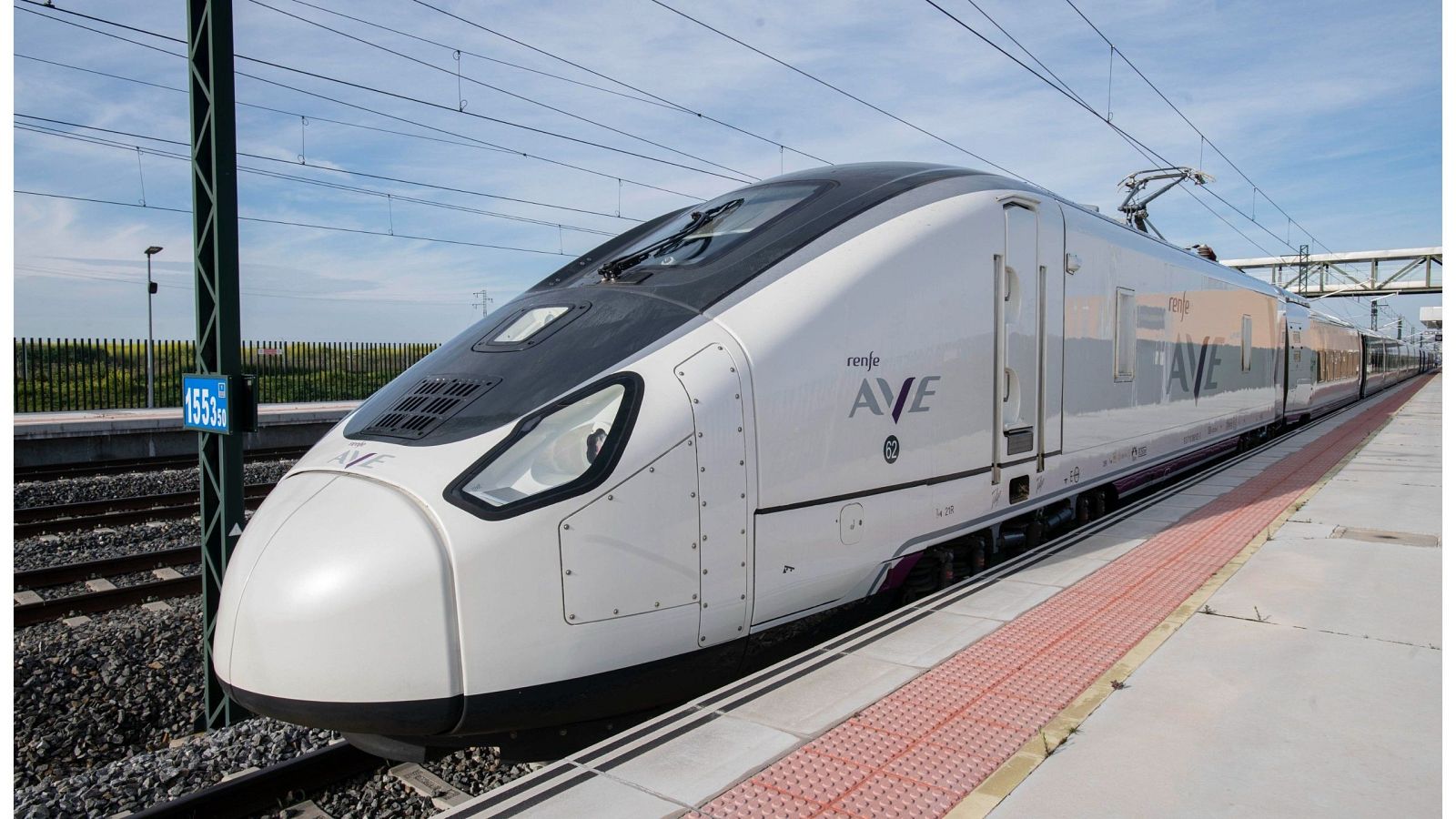 Renfe reducirá las paradas intermedias entre Madrid y Galicia | Ver