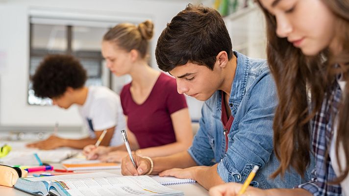 Telediario 1 - Empieza el movimiento en las bibliotecas de cara a la nueva PAU