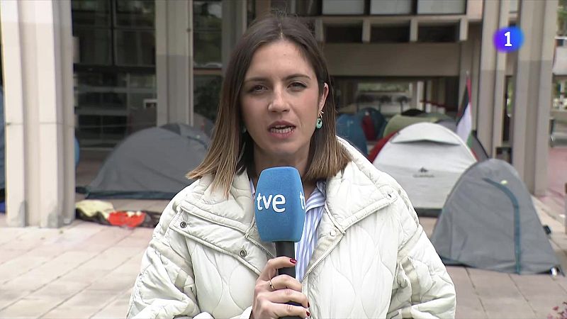 Acampada d'estudiants a la UAB per exigir trencar vincles amb Israel - L'Informatiu | Veure