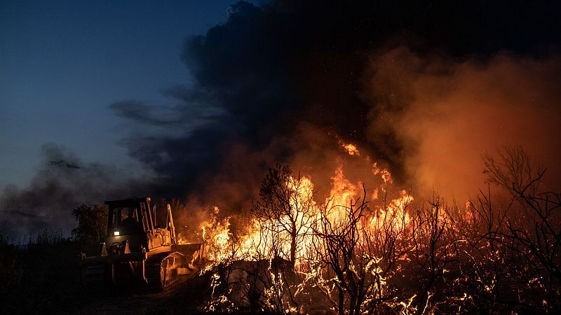 El periodista Juan Navarro presenta 'Los rescoldos de la Culebra' - Culturas 2 | Ver