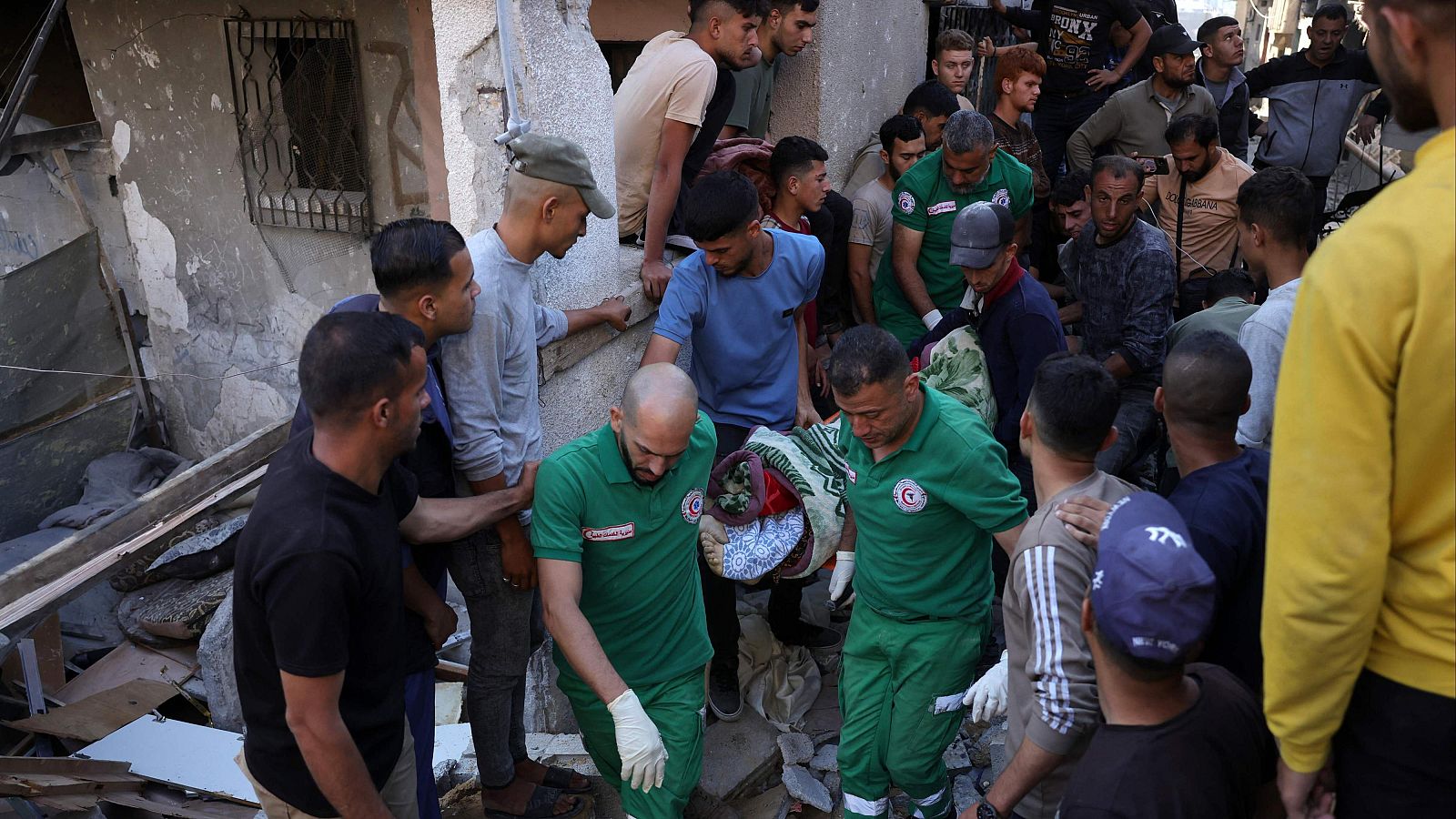 Un ataque israelí deja decenas de muertos y atrapados en Yabalia - Diario 24 | Ver