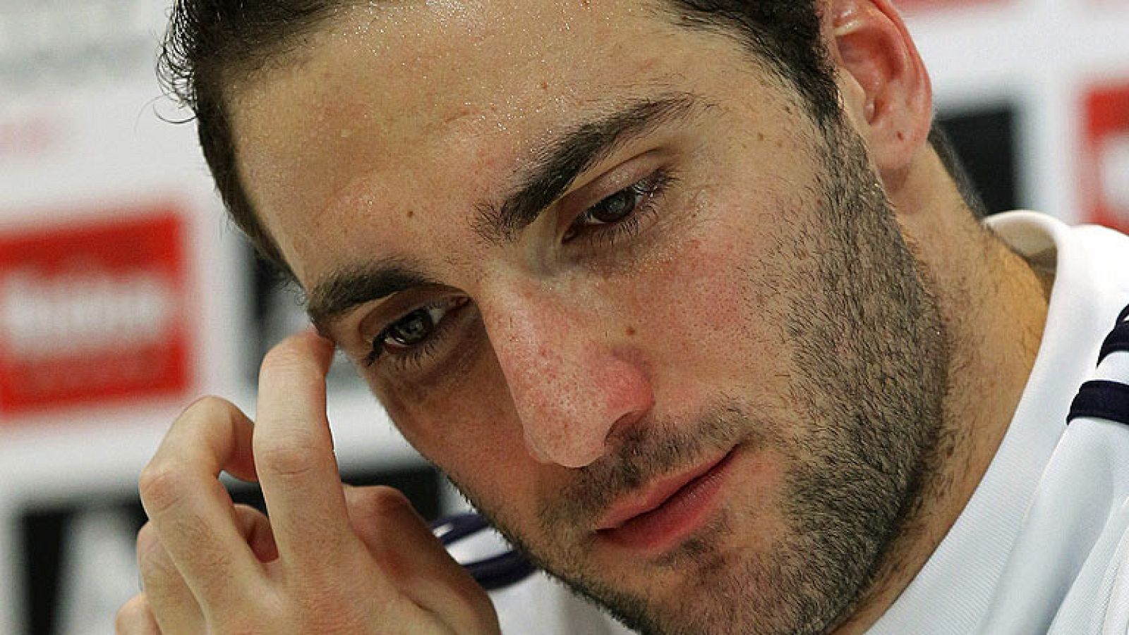 Higuaín: "Hay que respetar a Mourinho"