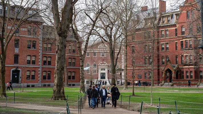 Telediario 1 - Harvard demanda a la Administración Trump por bloquear la inscripción de estudiantes extranjeros
