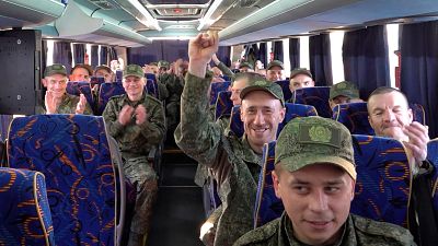 Ucrania y Rusia completan el canje de prisioneros pactado en Estambul