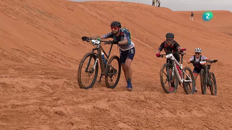 Juanma Gonzlez Valiente en la Skoda Titan Desert - En lengua de signos | Ver