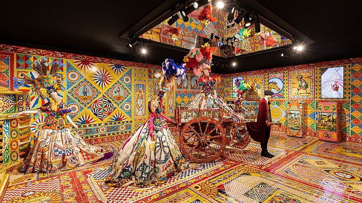 La tarde en 24h - Dolce & Gabbana llega a Roma con una exposición que refleja la historia artística de ambos creadores