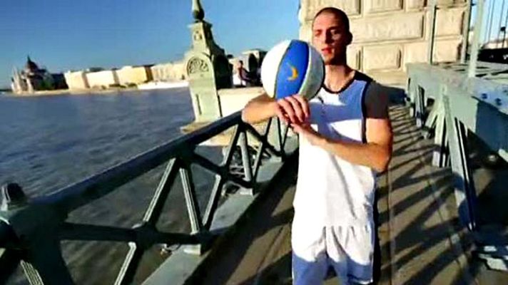 Telediario 1 - El equipo de baloncesto acrobático deHungría arrasa en la red