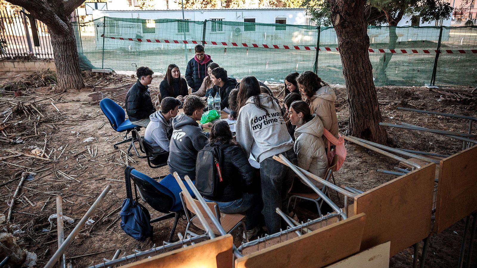 El reto de enfrentarse a la selectividad tras la dana - Telediario 2 | Ver