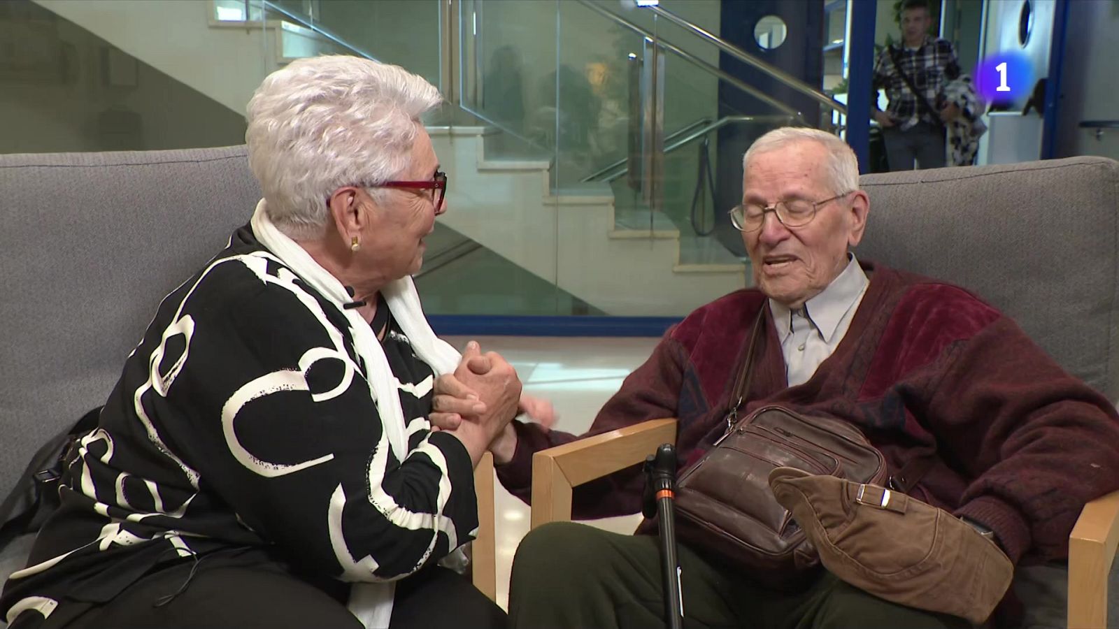 Una residencia ajuda famílies a afrontar l'ingrés dels seus avis - L'Informatiu | Ver