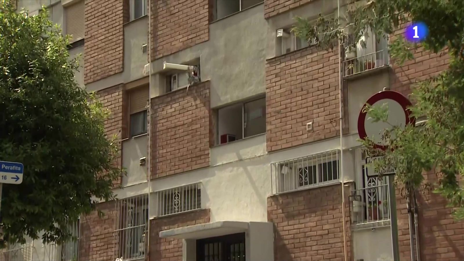 Presó provisional per a l'home detingut per la mort de la seva parella a Ciutat Meridiana - L'Informatiu | Veure