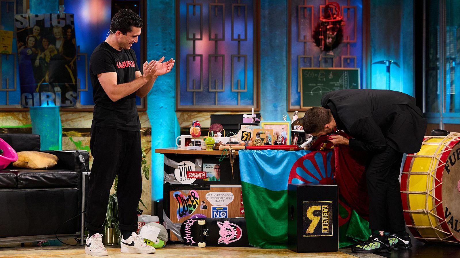 La Revuelta | ¿Dónde pasará sus vacaciones Jaime Lorente? 28/5/25 - La Revuelta | Ver