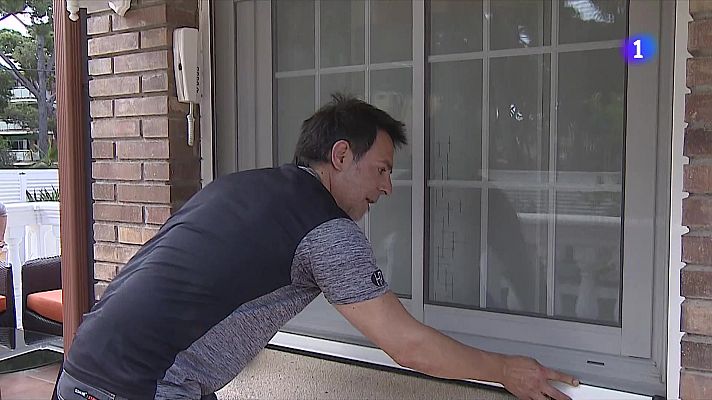 L'Informatiu - L'auge de les mosquiteres: una forma d'evitar les picades