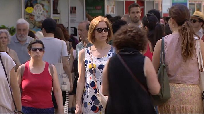 Telediario Fin de Semana - Gran afluencia de público en la Feria del Libro de Madrid pese a las altas temperaturas