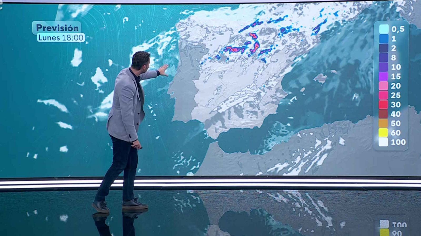 Tormentas y chubascos localmente fuertes, con granizo y rachas muy fuertes de viento en el centro peninsular y cuadrante nordeste - ver ahora