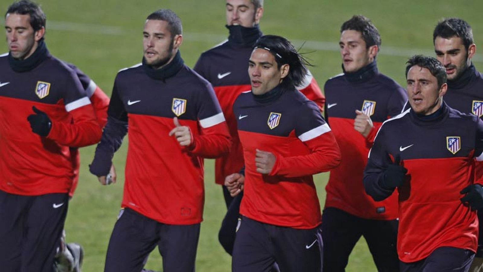 El Atlético recibe al Zaragoza a la estela del líder | Ver