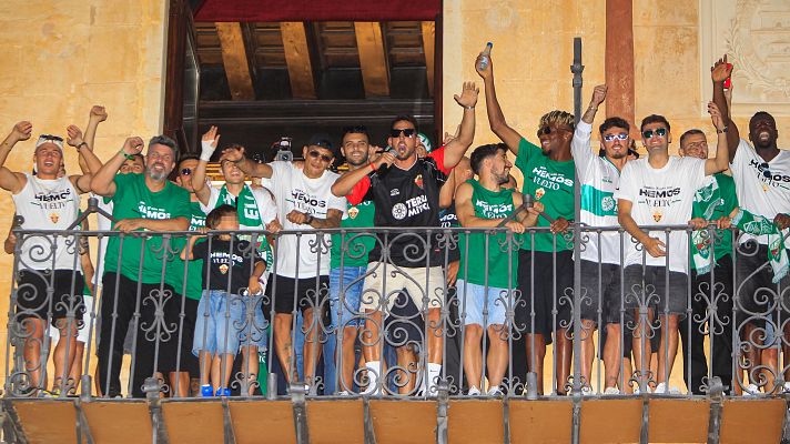 Telediario Matinal - Elche se echa a la calle para celebrar el ascenso a Primera de su equipo