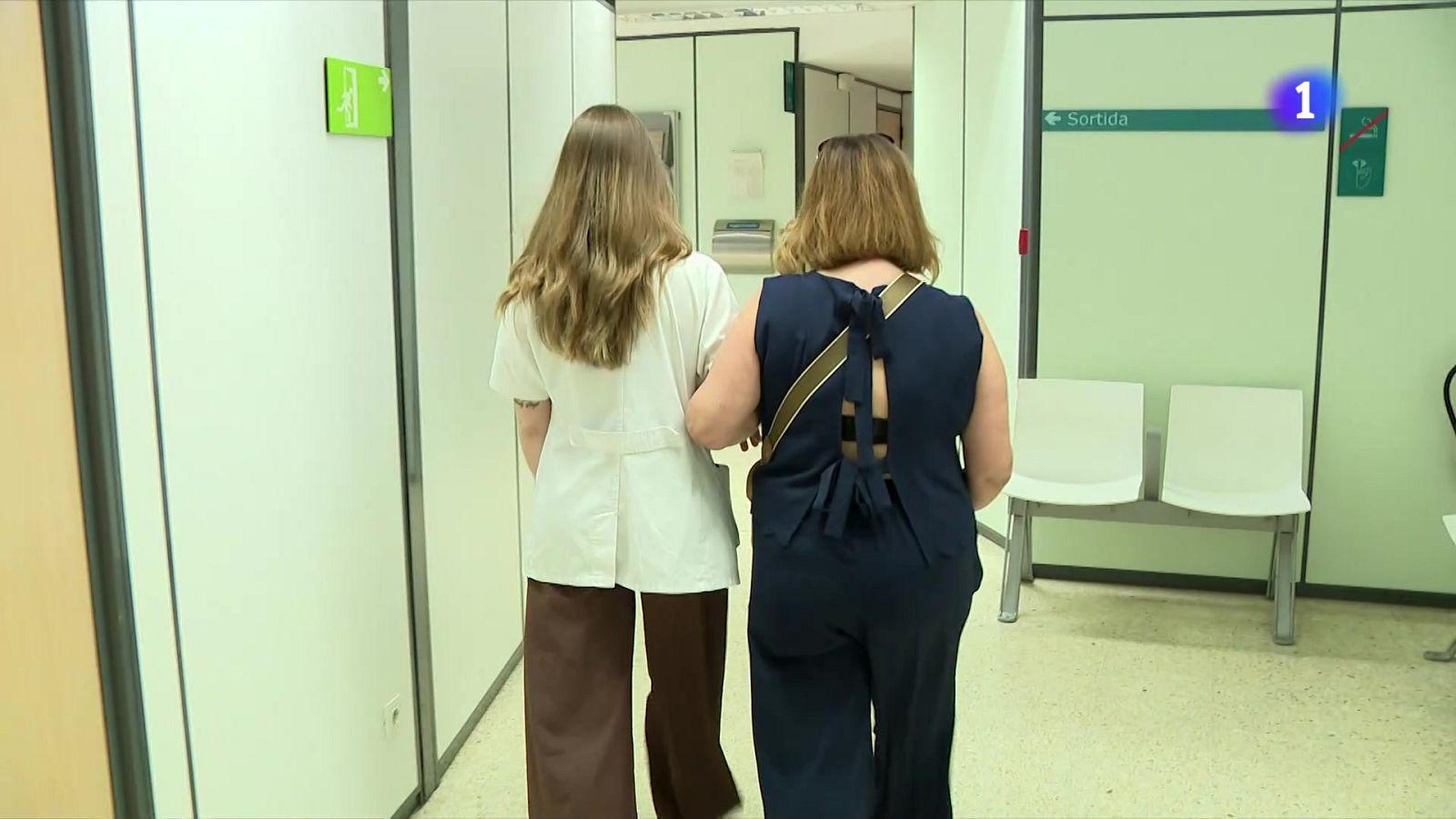 Formació al CAP Sardenya per facilitar l'accés a l'atenció primària de les persones cegues - L'Informatiu | Veure