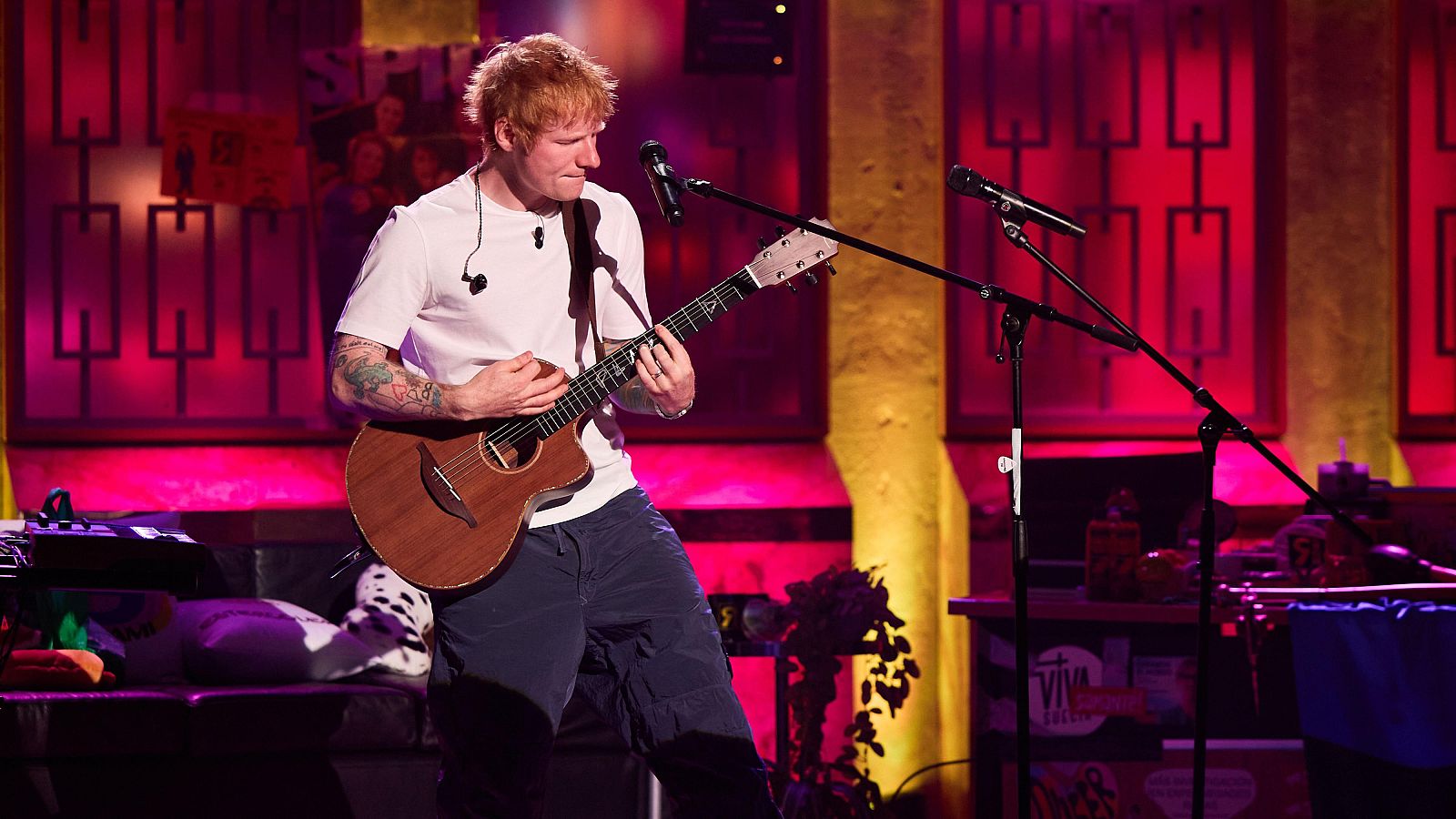 La Revuelta | Ed Sheeran canta "Azizam" 3/6/25 - La Revuelta | Ver