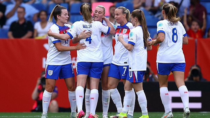  - Russo adelanta a Inglaterra en una pérdida de España (0-1)