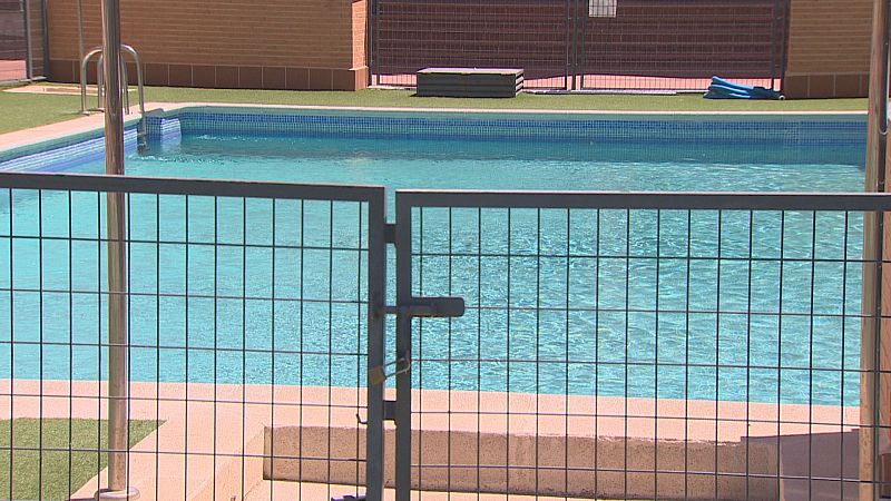 Piscines sense restriccions per sequera - L'Informatiu | Veure