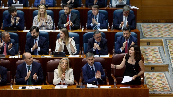 Informativo 24h - Espinar pregunta a Ayuso si los protocolos de las residencias fueron "mafia o democracia" y la presidenta la llama "florero"