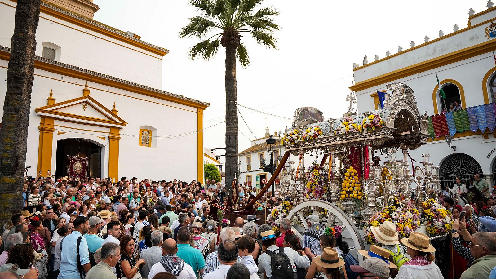 Comienza el camino hacia El Rocío en Andalucía | Ver