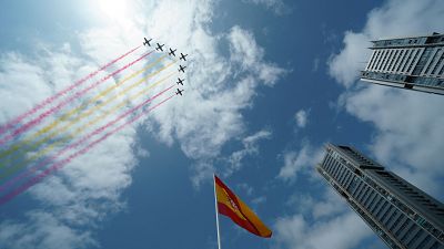 M�s de 3.200 militares participan en Tenerife en el D�a de las Fuerzas Armadas - Especiales informativos | Ver