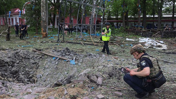 Telediario Fin de Semana - Una nueva oleada de ataques rusos deja al menos seis muertos en las ciudades de Járkov y Jersón