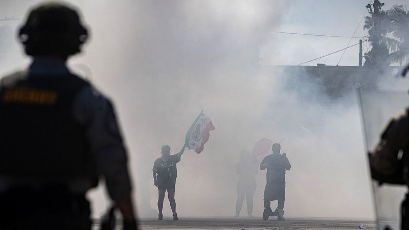Segundo día de batalla campal en Los Ángeles