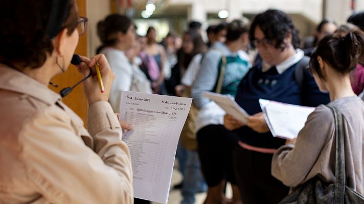Telediario 1 - Esfuerzo, tiempo y largas horas de estudio para sacar sobresaliente en la PAU