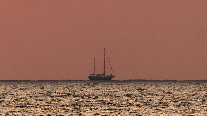 Telediario 2 - El barco de la Flotilla de la Libertad, interceptado por Israel, llega al puerto de Asdod