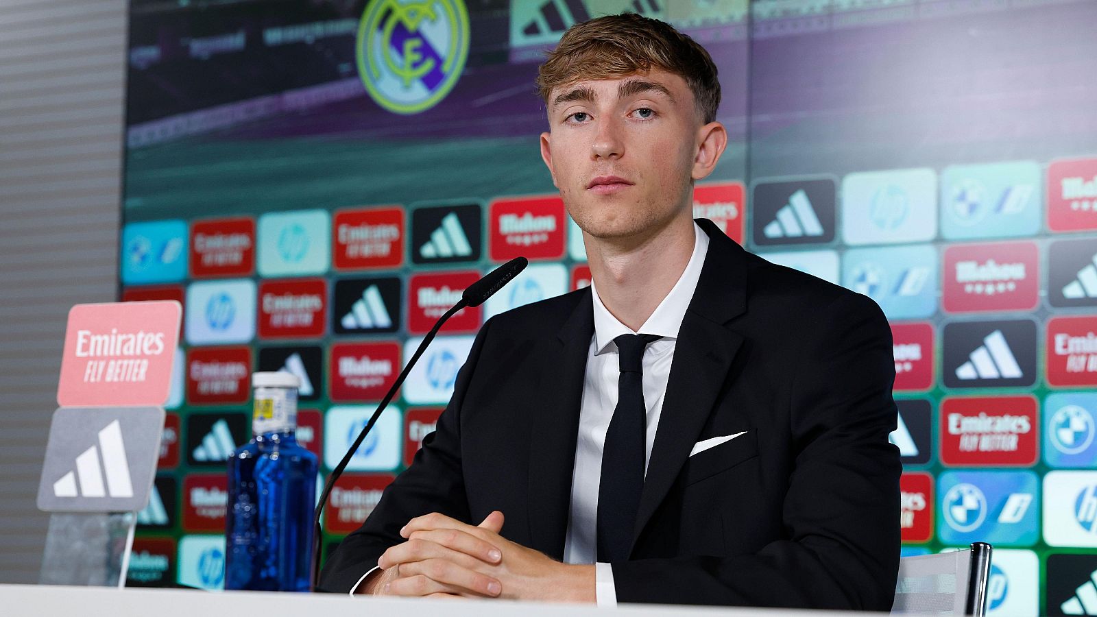 Huijsen ya ha sido presentado como nuevo jugador del Real Madrid - Diario 24 | Ver