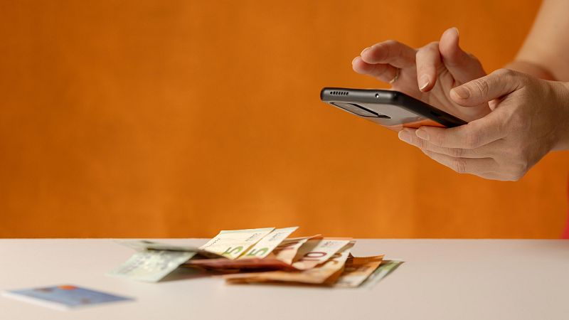 Ingresos por Bizum de autónomos y empresas, en el foco de Hacienda - Telediario 1 | Ver