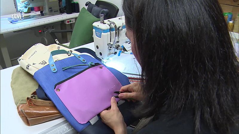 Aquí Hay Trabajo- Mochilas made in Spain - Aquí hay trabajo | Ver