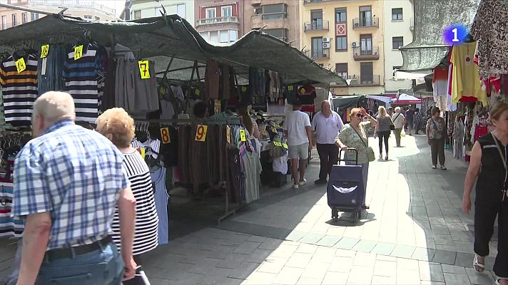 L'Informatiu - Els mercats ambulants i el petit comerç, a ple sol