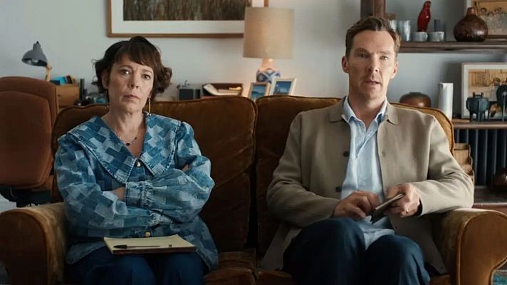 Telediario 1 - Olivia Colman y Benedict Cumberbatch sustituyen a Michael Douglas y Kathleen Turner en 'Los Rose'