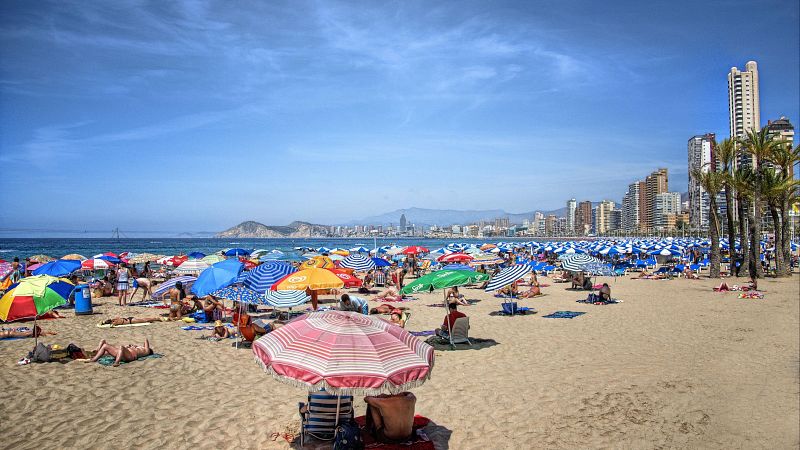 Irse de vacaciones, cada vez más caro - Telediario 1 | Ver