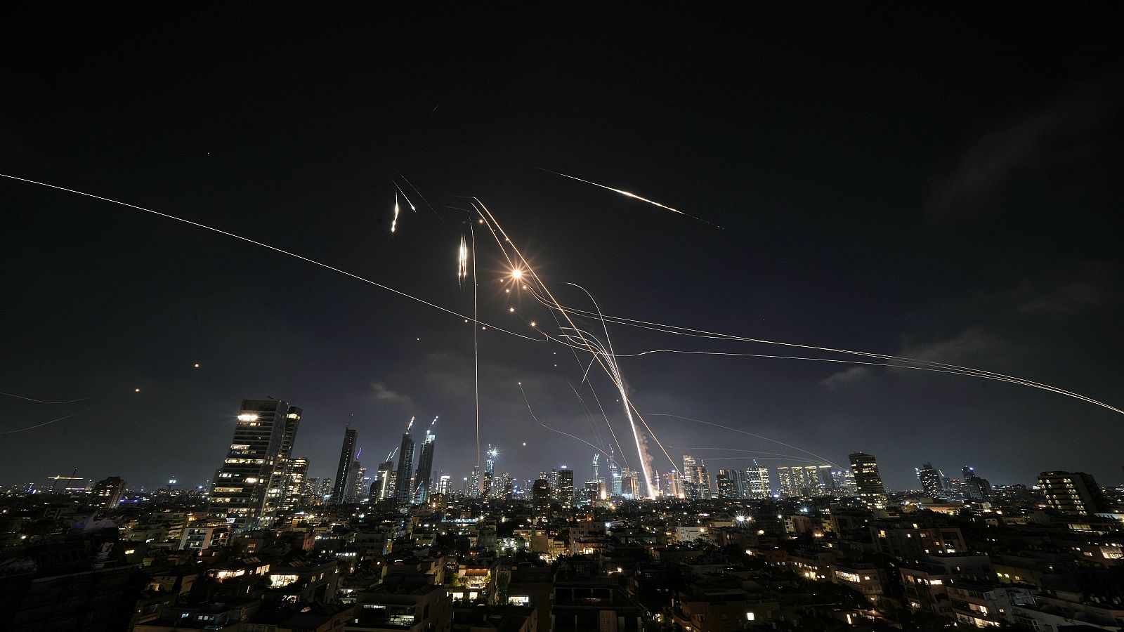 Telediario 2 en cuatro minutos -13/06/25- RTVE.es | Ver