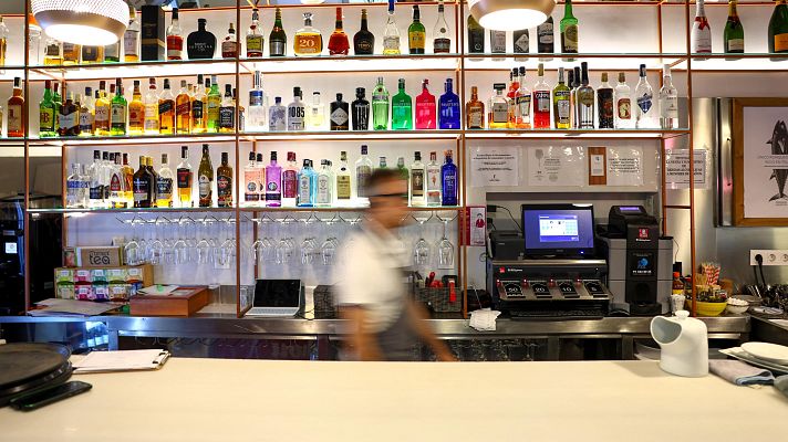 Telediario 2 - La inflación se modera en mayo: baja dos décimas hasta el 2%