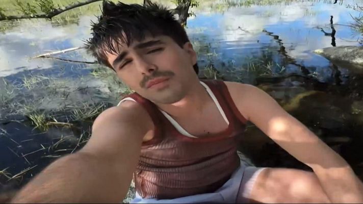 Fin de semana 24h - Martin Urrutia presenta "Nadadora", su nuevo single