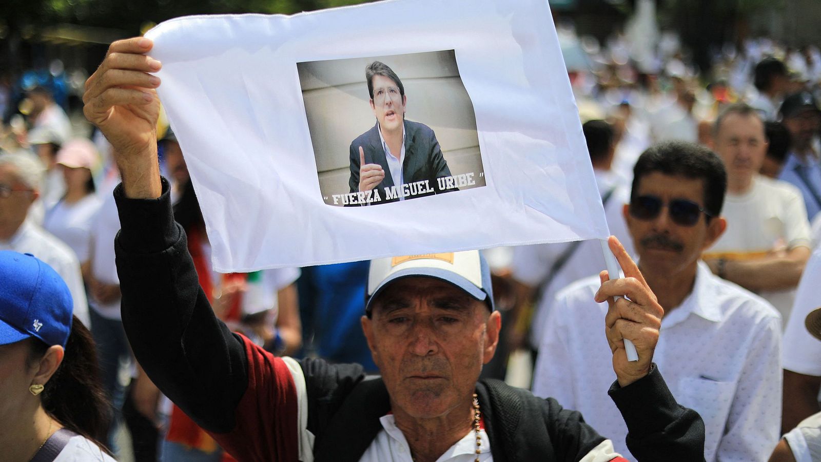 Miguel Uribe Turbay permanece ingresado en estado grave | Ver