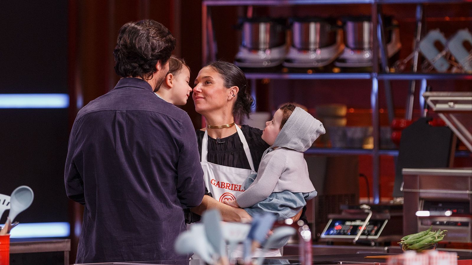La emocionante visita de los familiares en MasterChef 13 - MasterChef | Ver