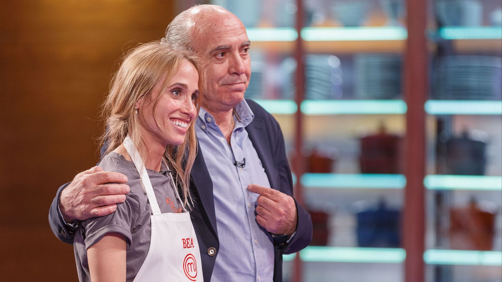 Bea brilla junto a su padre con este postre de arándanos - MasterChef | Ver