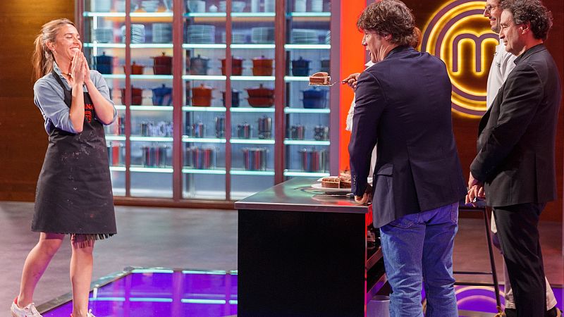 Triunfo total de Ana al replicar la tarta de Jordi Bordas - MasterChef | Ver